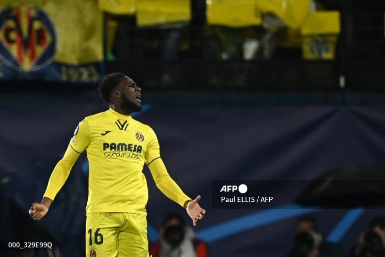 Boulaye Dia mở tỉ số cho đội chủ nhà.  Ảnh: AFP