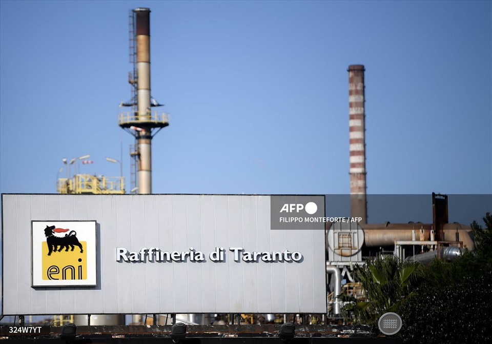 The refinery of the Italian multinational oil and gas company ENI in Taranto, southern Italy.  Photo: AFP