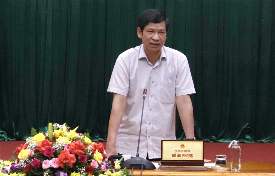 Phó Chủ tịch UBND tỉnh Quảng Bình Hồ An Phong phát biểu tại họp báo. Ảnh: Đ. Tuấn