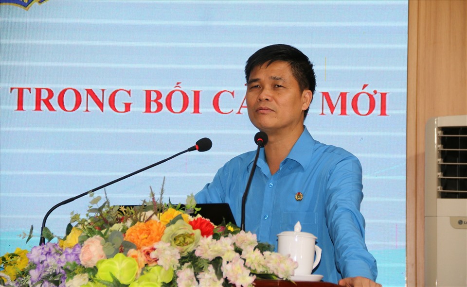Phó Chủ tịch Tổng LĐLĐ Việt Nam Ngọ Duy Hiểu phát biểu tại hội nghị. Ảnh: Q.D