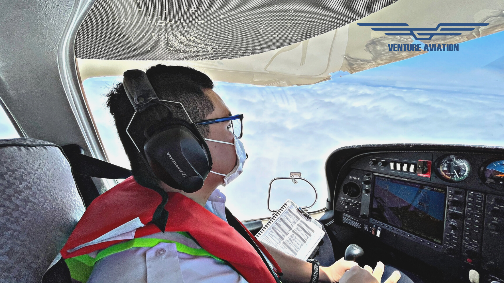 Hình ảnh một giờ bay thực hành trên máy bay DA40NG của học viên Brooklyn Lam (học viên khóa CPL của Venture Aviation). Ảnh: Đ.T.