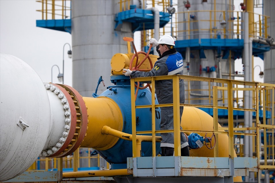 Gazprom's gas storage facility in Kasimov, Russia.  Screenshots