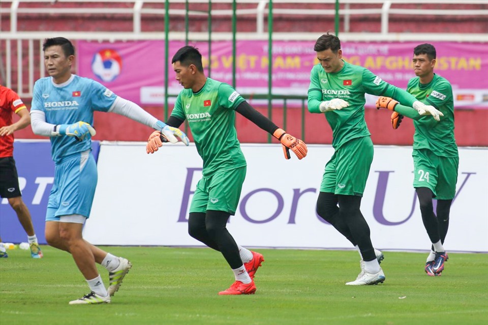 3 thủ môn của đội tuyển Việt Nam hiện tại gồm Đặng Văn Lâm, Tuấn Mạnh và Tuyên Quang. Nhiều khả năng Văn Lâm sẽ bắt chính trong trận gặp Afghanistan.