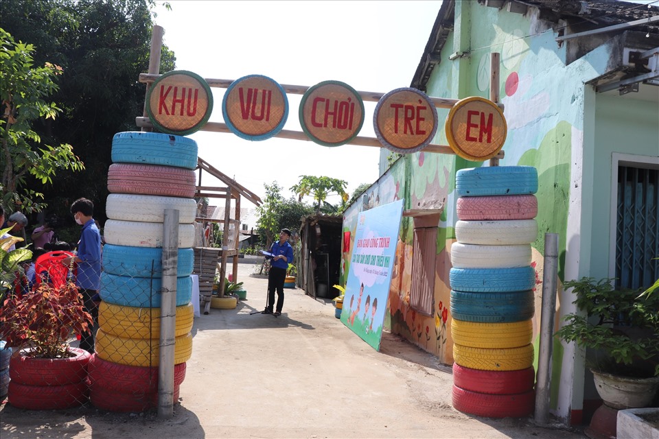 Sân chơi xanh đã được thực hiện hoá ở hai sân chơi dành cho thiếu nhi tại quận Cẩm Lệ và quận Liên Chiểu với kinh phí lên đến 200 triệu đồng. Ảnh: Nguyễn Linh