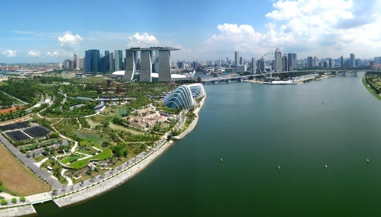 Lake and Marina dams in Singapore.  Photo: Wiki