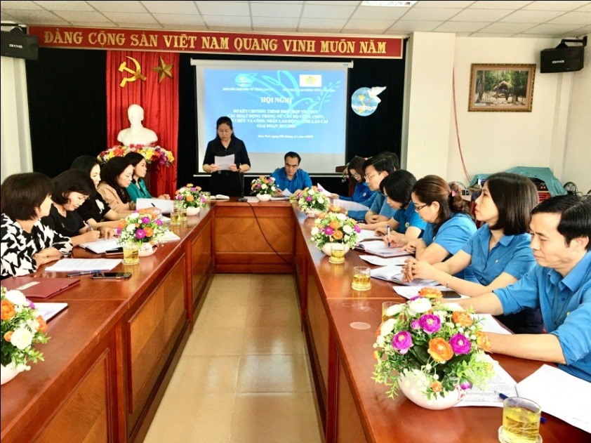 Hội nghị sơ kết chương trình phối hợp giữa LĐLĐ tỉnh với Hội LHPN tỉnh về tổ chức  các hoạt động trong nữ CNVCLĐ giai đoạn 2017 - 2022.