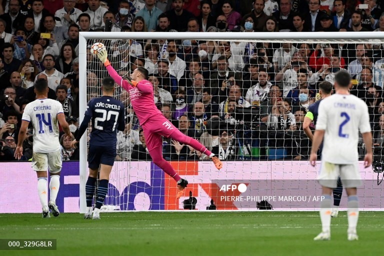 Real Madrid không có pha dứt điểm trúng đích nào trong hiệp 1. Ảnh: AFP