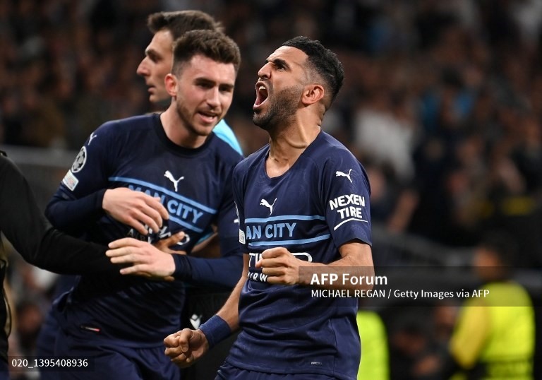 Man City chạm tay vào tấm vé chung kết sau bàn thắng của Riyad Mahrez trong hiệp 2. Ảnh: AFP