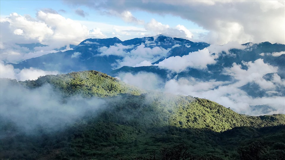 Phong cảnh trên đỉnh Ky Quan San cao 3.046 mét (Lào Cai). Ảnh: NVCC.