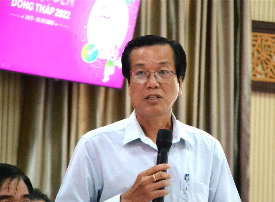 Ông Nguyễn Ngọc Thương, Giám đốc Sở VHTTDL, Phó Trưởng Ban thường trực Ban tổ chức Lễ hội Sen tỉnh Đồng Tháp, phát biểu tại buổi họp giao ban báo chí. Ảnh: LT