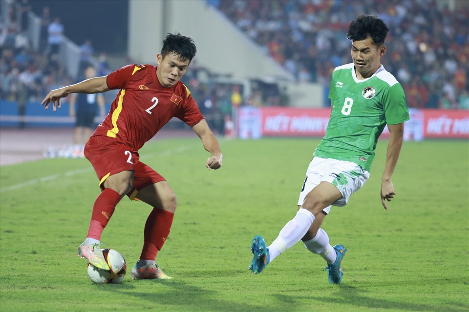 U23 Việt Nam lấn lướt hoàn toàn U23 Indonesia ở hiệp 2 nhờ thể lực dồi dào và khả năng hoán đổi vị trí linh hoạt của các cầu thủ. Ảnh: Hải Nguyễn