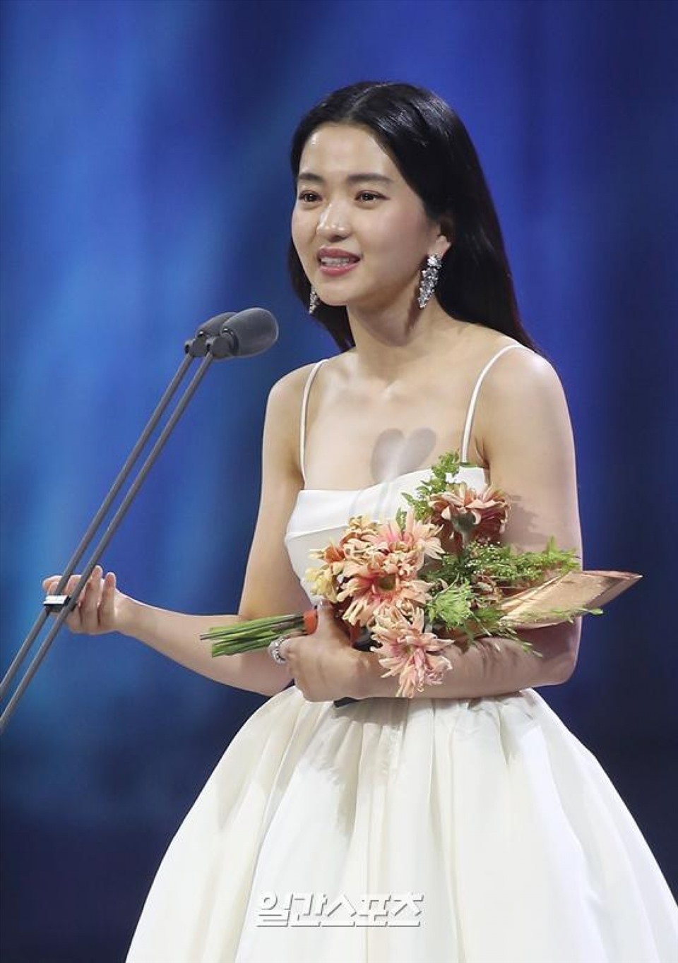 Nữ diễn viên 32 tuổi giành 2 giải thưởng lớn tại Baeksang 2022. Ảnh: ST