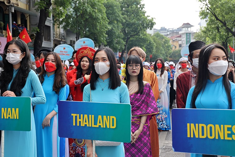 Đại diện thanh niên 11 nước Đông Nam Á tham dự Ngày hội.