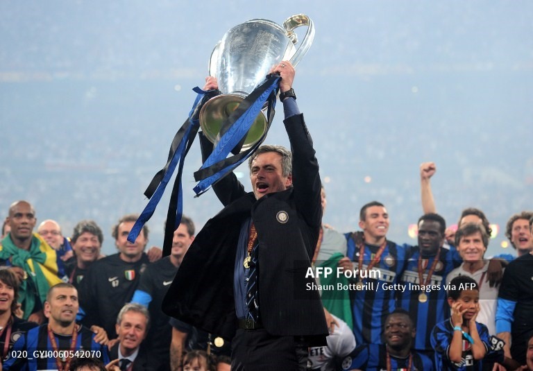 Mourinho đã cùng với Inter đoạt “cú ăn 3 thần thánh” mùa giải 2009-2010.  Ảnh: AFP