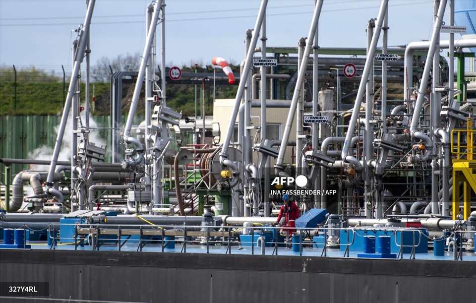 BP Gelsenkirchen GmbH's Ruhr Oel refinery in Gelsenkirchen, west Germany, March 8, 2022.  Photo: AFP