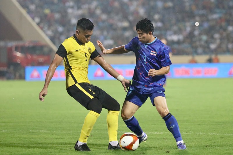 U23 Thái Lan phải lùi sâu về phòng thủ trong hiệp 2.