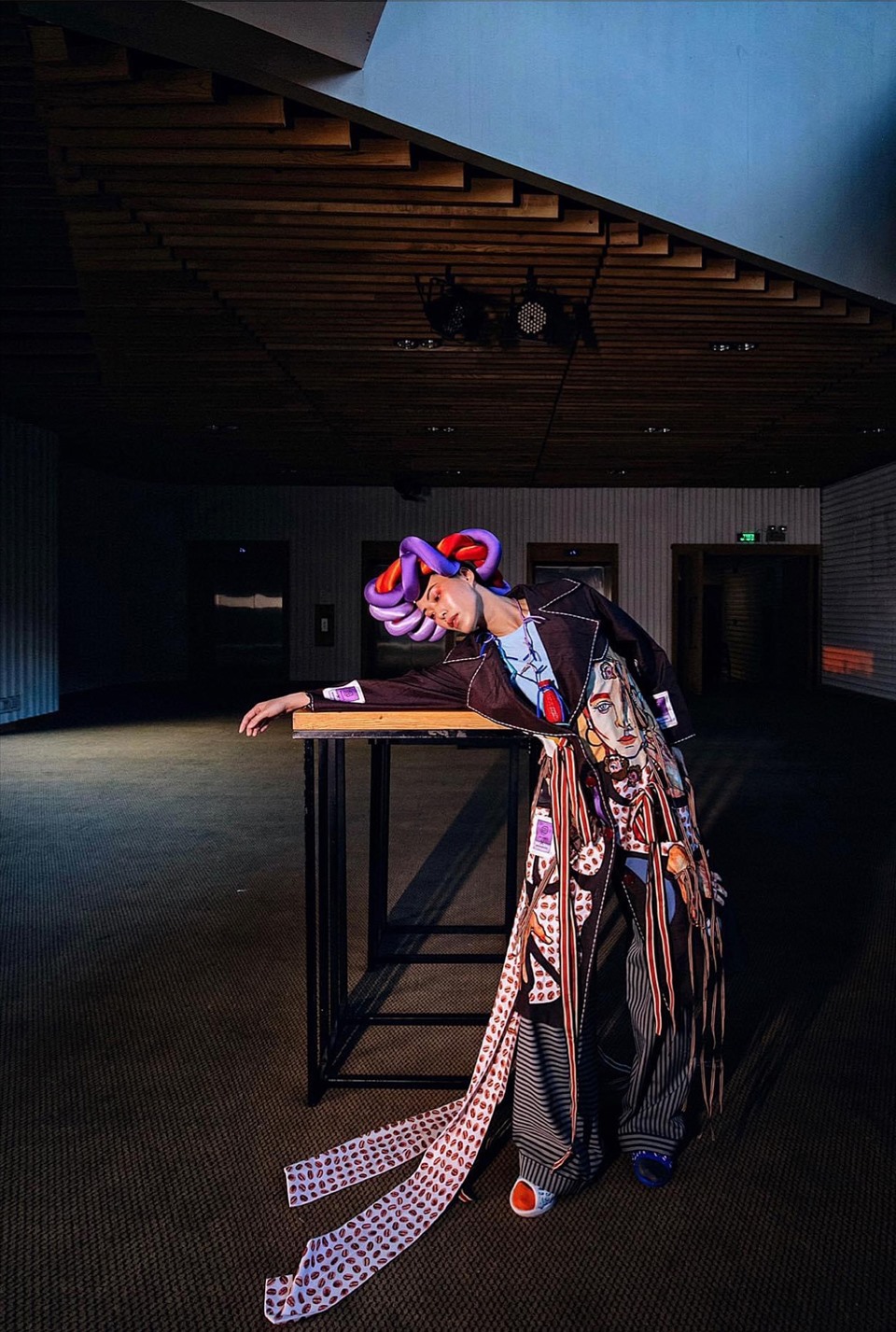 Ngoài 20 show trình diễn các bộ sưu tập thời trang, AVIFW Xuân Hè 2022 còn tổ chức các hoạt động sôi nổi như các buổi hội thảo chuyên đề, The Best Street Style, các buổi tiệc giao lưu, networking…  Tuần lễ Thời trang Quốc tế Việt Nam Xuân Hè được tổ chức tại Nhà thi đấu Quân khu 7, TP. HCM từ ngày 25- 29.5.2022