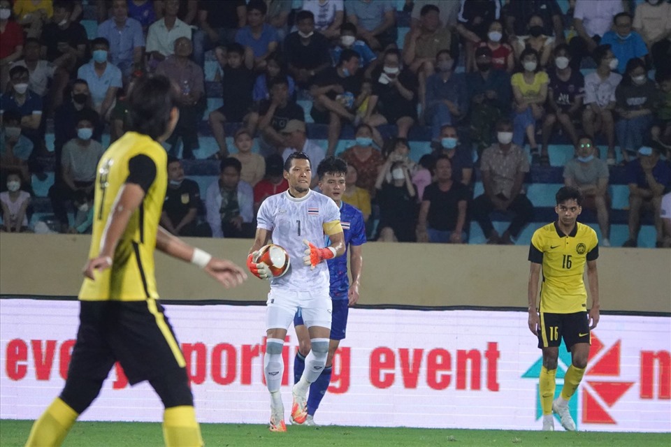 Trong thời gian còn lại của trận đấu, khung thành của thủ môn Kawin liên tục bị chao đảo bởi những pha hãm thành liên tục của U23 Malaysia. Huấn luyện viên Brad Maloney đã thực hiện liên tục những sự thay đổi người, để phá sức U23 Thái Lan.