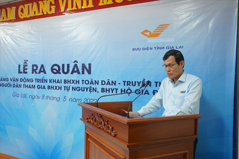 Ông Trần Văn Lực - Giám đốc BHXH tỉnh Gia Lai phát biểu tại buổi lễ ra quân. Ảnh T.T