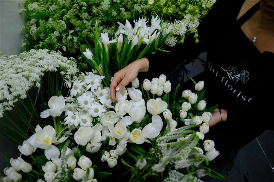 Ngô Thanh Vân nhập 400kg hoa để trang trí đám cưới.