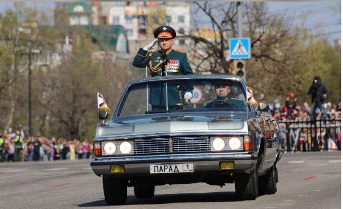 Bộ trưởng Quốc phòng Nga Sergei Shoigu trong lễ duyệt binh Ngày Chiến thắng. Ảnh chụp màn hình
