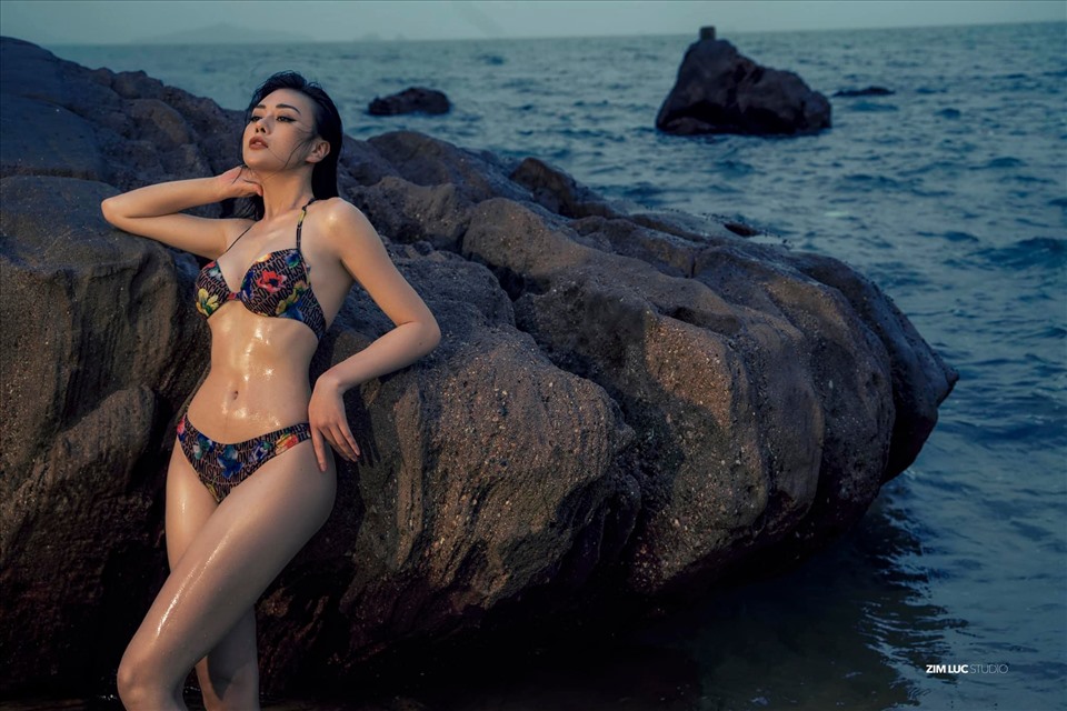 Quỳnh Búp Bê” Phương Oanh Khoe Vóc Dáng Nóng Bỏng Cùng Bikini