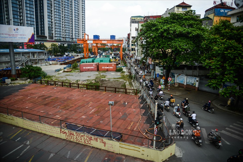 Nhiều đoạn đường có công trường của dự án đường sắt đô thị Nhổn - ga Hà Nội thường xuyên diễn ra tình trạng tắc đường.