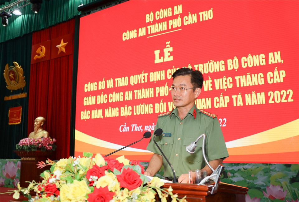 Đại tá Trần Văn Dương - Phó Giám đốc Công an thành phố phát biểu tại buổi lễ.