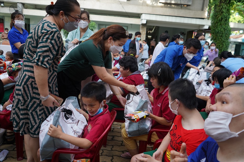 Theo thông tin từ Trung tâm bảo trợ trẻ em tàn tật mồ côi Thị Nghè trong ngày hôm nay đã có tổng cộng 311 em nhỏ cùng tham dự chương trình.