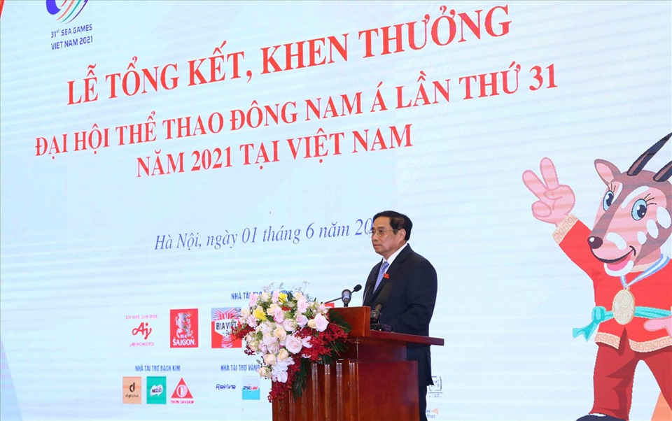 Thủ tướng Chính phủ Phạm Minh Chính tuyên dương thành tích của Đoàn thể thao Việt Nam tại SEA Games 31. Ảnh: Bùi Lượng