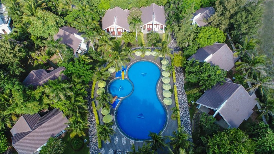 Từ khi được Vũng Tàu mở rộng khai thác du lịch, bờ biển Hồ Tràm có ngày càng nhiều resort, khách sạn, các điểm ăn vui chơi, ăn uống, tham quan phục vụ du khách. - Ảnh: Tổng cục Du lịch