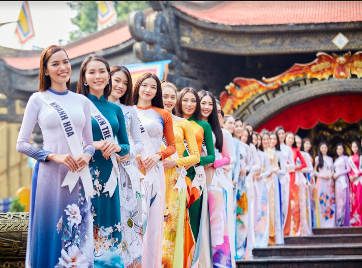 Các thí sinh Hoa hậu Hoàn vũ Việt Nam 2022 đang gấp rút tập luyện cho những đêm thi quan trọng. Ảnh: MUVN.