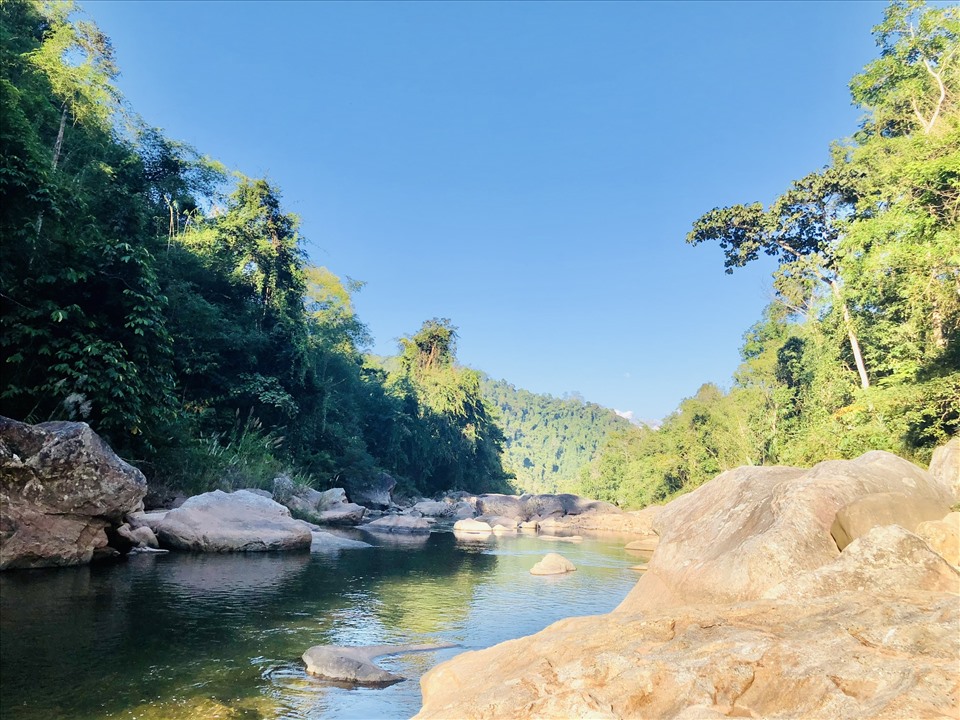 Khung cảnh thiên nhiên tuyệt đẹp với nhiều loài động, thực vật quý hiếm. - Ảnh: Trung tâm Thông tin Xúc tiến Du lịch tỉnh Điện Biên