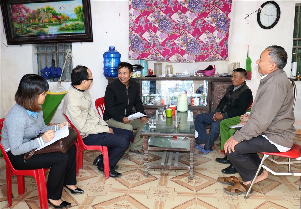 Công đoàn các KCN tỉnh Ninh Bình gặp gỡ các chủ nhà trọ để thương lượng giảm giá thuê phòng cho CNLĐ. Ảnh: NT