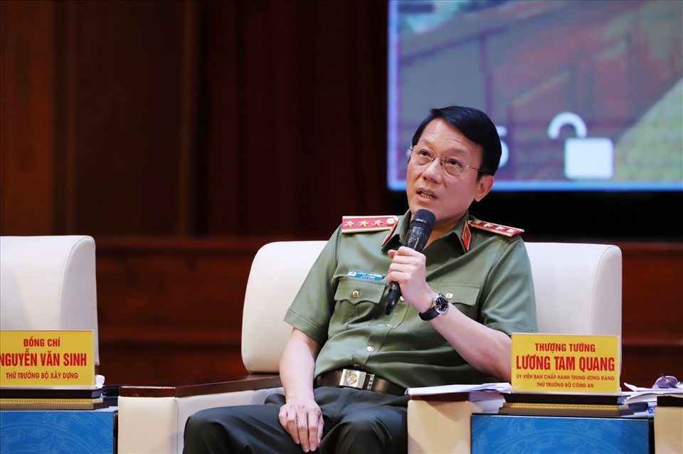 Thượng tướng Lương Tam Quang, Thứ trưởng Bộ Công an khái quát về tình hình xử lý tội phạm tín dụng đen và chỉ ra các giải pháp để công nhân tránh sập bẫy tín dụng đen.