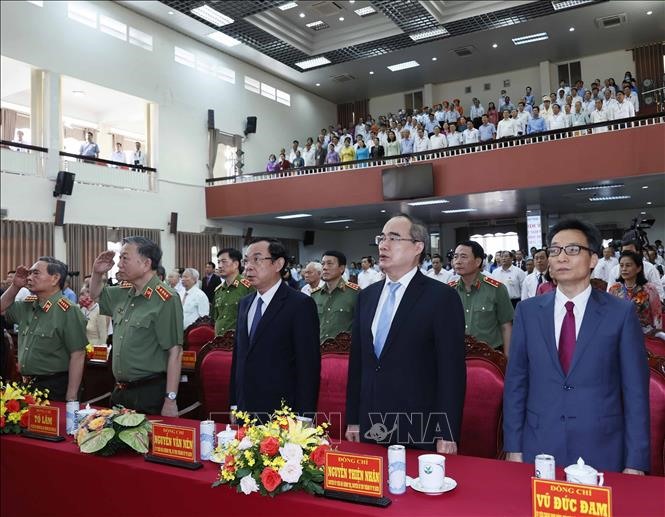 Các đồng chí lãnh đạo, nguyên lãnh đạo Đảng, Nhà nước dự lễ kỷ niệm 110 năm Ngày sinh Chủ tịch Hội đồng Bộ trưởng Phạm Hùng.