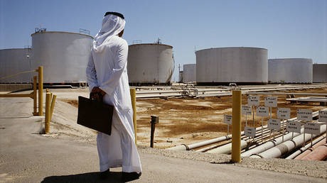 Công ty dầu mỏ Saudi Aramco vừa gây bất ngờ khi tăng giá dầu thô nhẹ Arab. Ảnh chụp màn hình