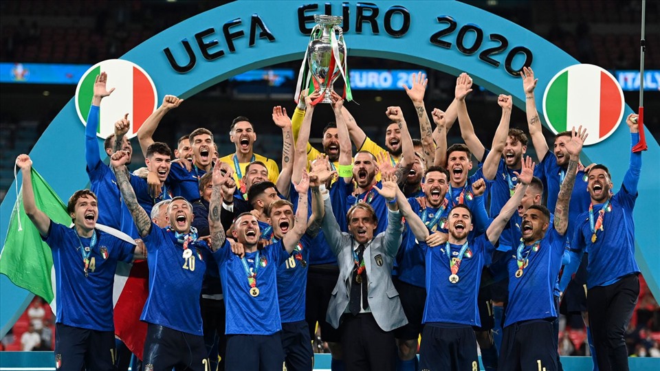 Chức vô địch EURO 2020 khó làm nguôi đi sự thất vọng khi Italia mất vé World Cup 2022. Ảnh: UEFA