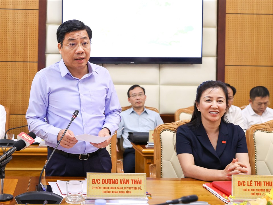 Bí thư Tỉnh ủy Bắc Giang Dương Văn Thái phát biểu tại cuộc làm việc.