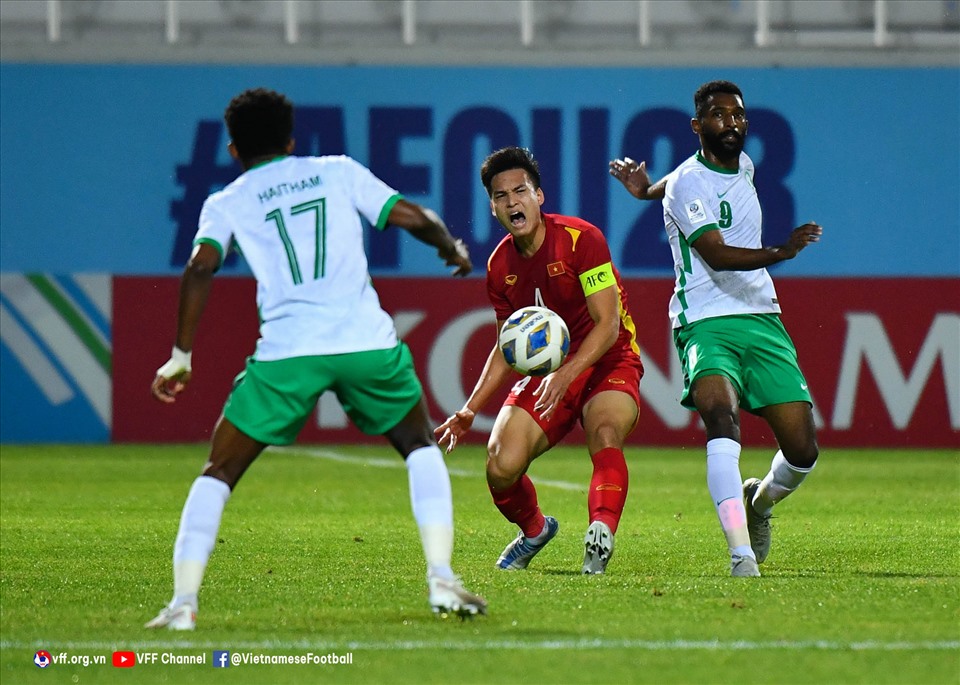U23 Việt Nam tạo được 2 cơ hội đáng chú ý trong hiệp 1. Trong đó, đáng chú ý nhất là cú dứt điểm đưa bóng chạm xà ngang của Lê Minh Bình.