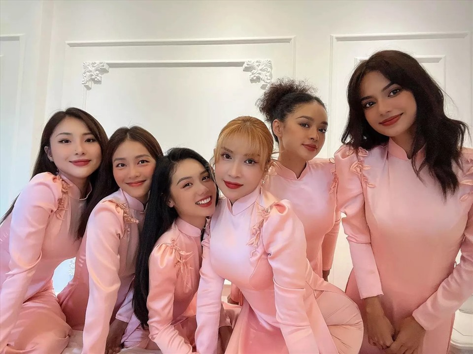 6 mỹ nhân showbiz Việt đọ sắc trong cùng khung hình. Ảnh: Instagram/tramanhhh.lt.