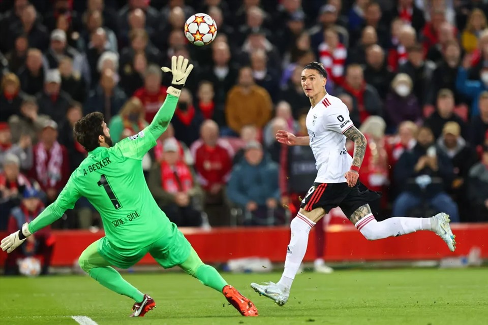 Thay vì ghi bàn vào lưới Liverpool như mùa giải vừa qua, Nunez sẽ làm dậy sóng sân Anfield bằng những bàn thắng cho The Kop. Ảnh: UEFA