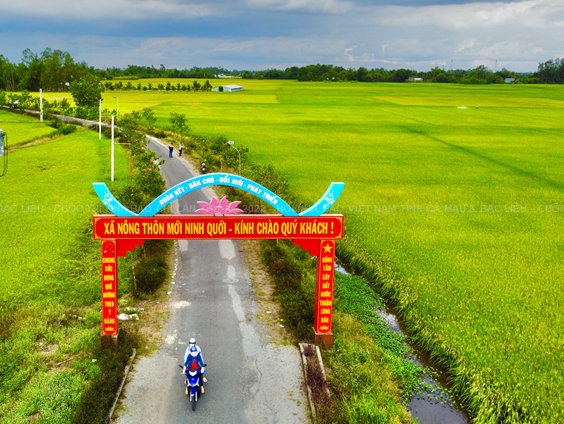 Một góc nông thôn tại huyện Hồng Dân, tỉnh Bạc Liêu. Ảnh: Hữu Thọ