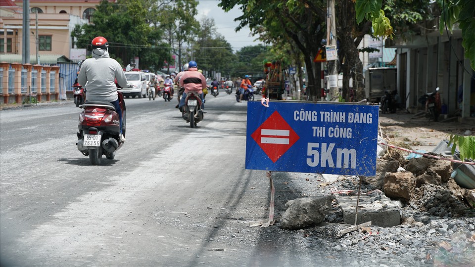 Công trình nâng cấp, cải tạo đường Trần Quang Diệu (quận Bình Thủy, TP.Cần Thơ) có tổng mức đầu tư trên 55 tỉ đồng, chiều dài tuyến khoảng 1,3km (điểm đầu tuyến giao đường Cách mạng Tháng 8 và điểm cuối tuyến giao với đường Đồng Ngọc Sứ), khi hoàn thành sẽ giải quyết tình trạng ngập sâu khi triều cường dâng cao cũng như mưa lớn.