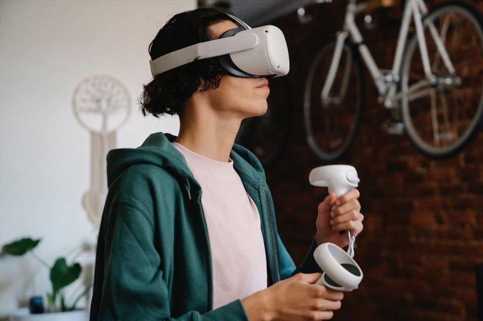Thực tế ảo Virtual Reality  VR là gì Các ứng dụng trong thực tế