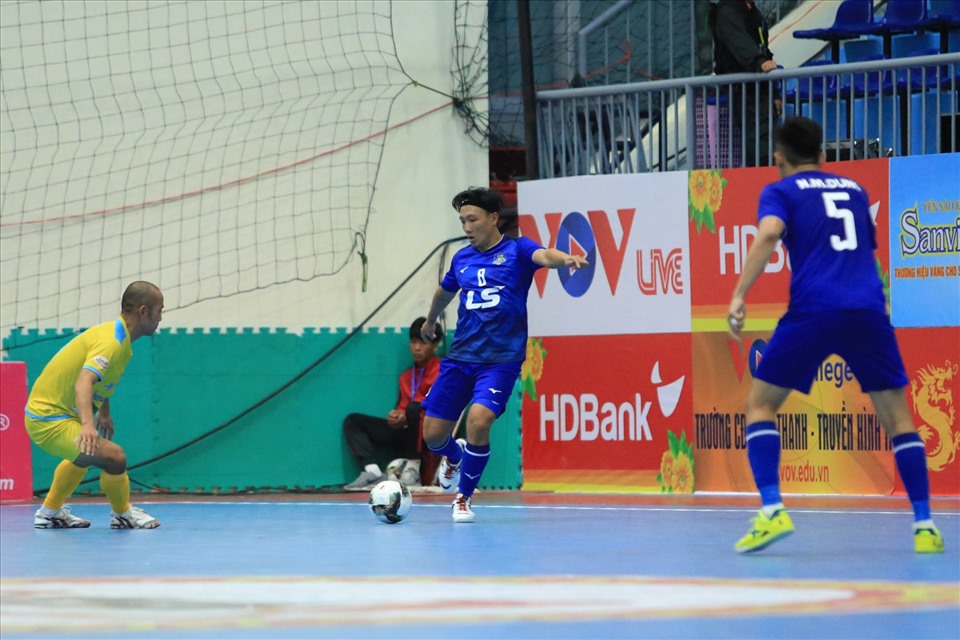 Tối 14.6, các trận đấu thuộc lượt 1 giải futsal vô địch quốc gia 2022 tiếp tục diễn ra. Trong đó, đáng chú ý là trận ra quân của các nhà đương kim vô địch Thái Sơn Nam với đối thủ Savinest Khánh Hoà.