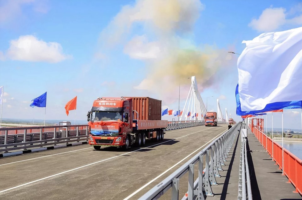 Khánh thành cầu cao tốc xuyên biên giới Nga - Trung Quốc ngày 10.6.2022. Ảnh: Chính quyền Vùng Amur