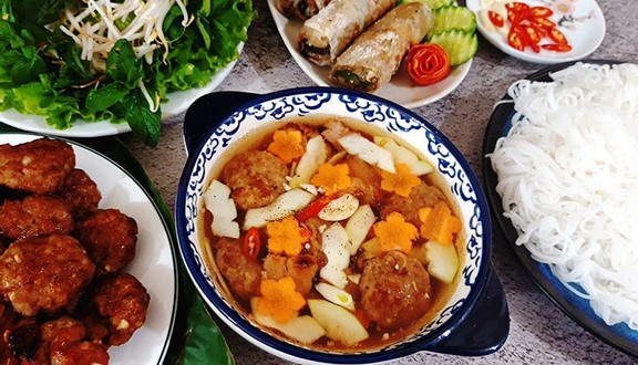 Bún chả Hà Nội - Ảnh: Foody