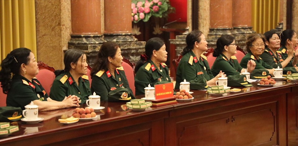 Các đại biểu nữ Đại đội lái xe Trường Sơn. Ảnh: VPCTN