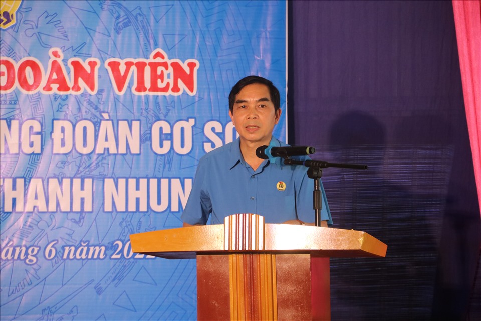 Ông Lường Minh Xuấn - Phó Chủ tịch LĐLĐ tỉnh Sơn La phát biểu chỉ đạo.